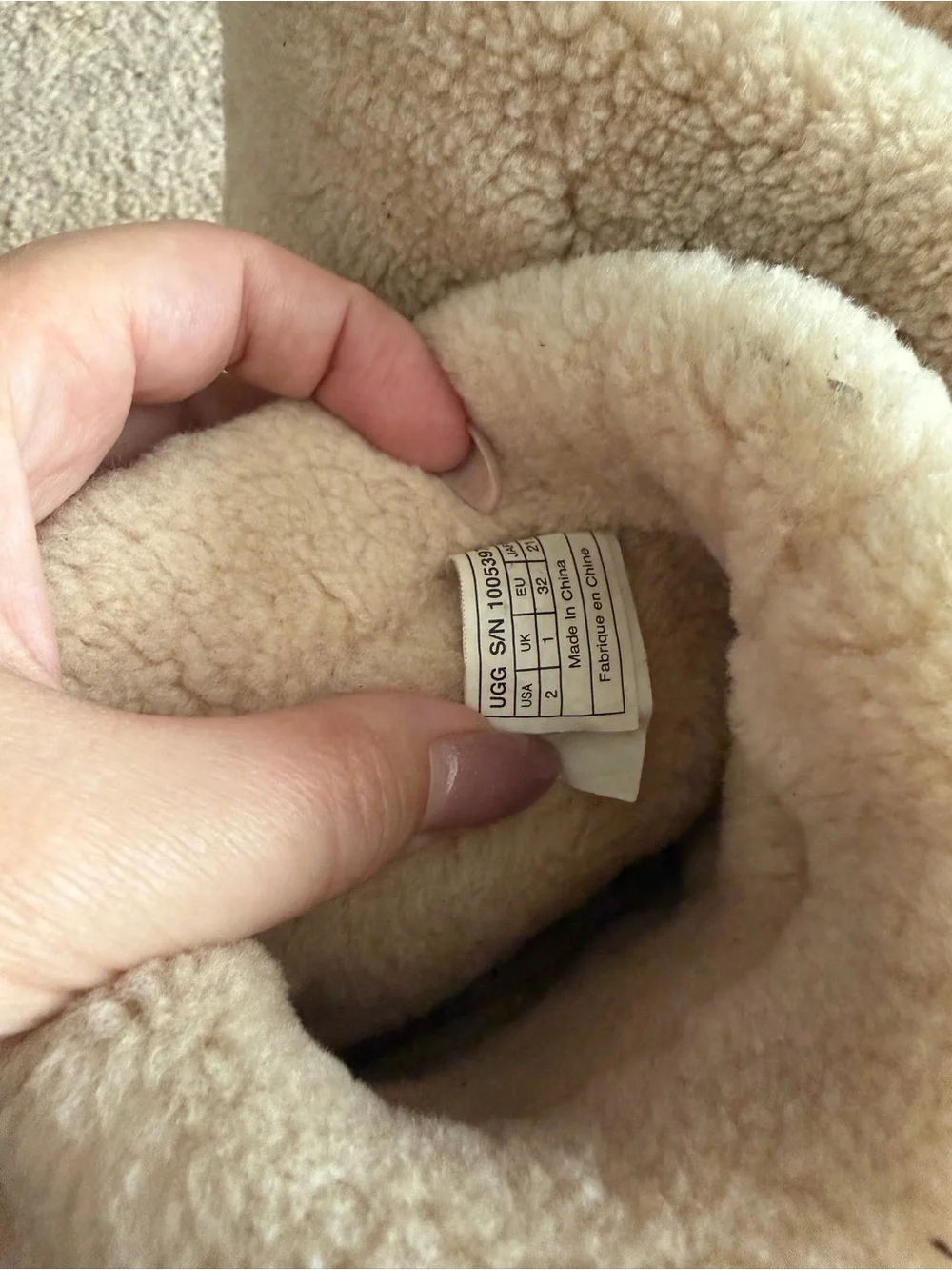 Ugg Malena Boots Kids Girls size 2 youth Chestnut Suede Bow Shearling, GUC
